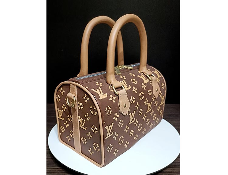 Відомий кондитер із Дніпра створив солодку репліку від Louis Vuitton