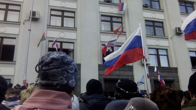 «Україна завжди повертається. Путінський режим щезне і про нього будуть згадувати, як про жахливий сон» — інтерв’ю з автором книги «Постлуганщина»