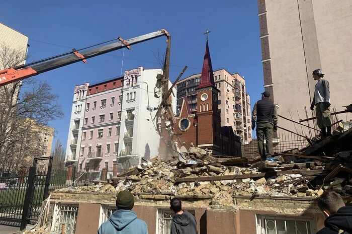 Після скандалу з демонтажем Мінкульт вніс садибу Зеленських до реєстру Державних пам'яток