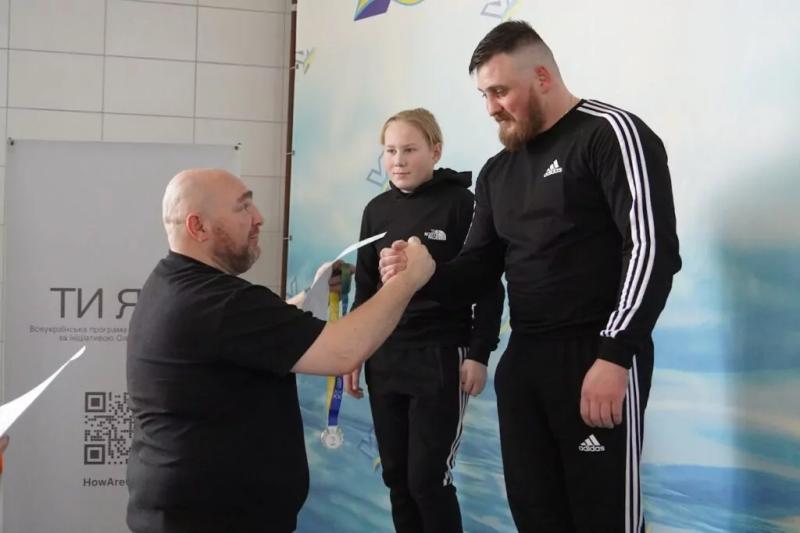 “Вода розслабляє і допомагає забути про війну”: У Полтаві вперше провели «Старти Надії» для ветеранів та їхніх сімей