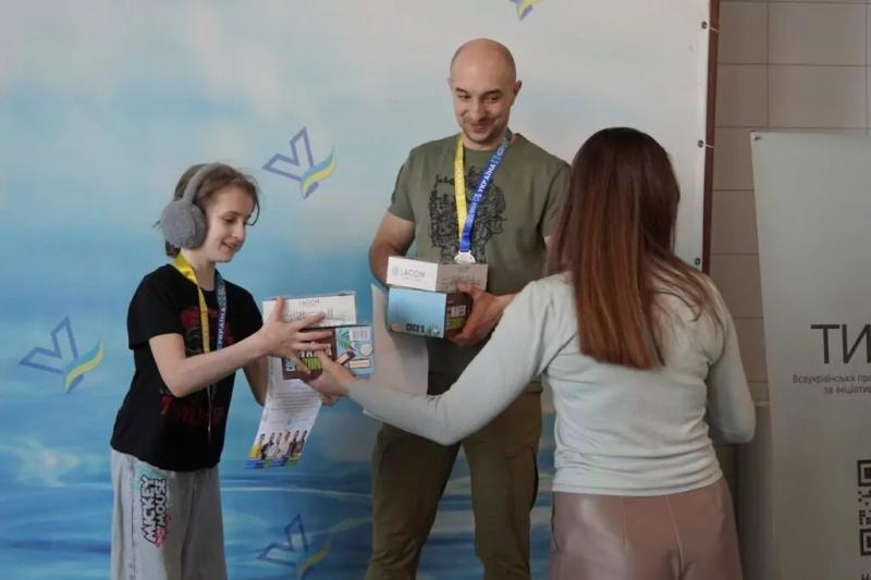 “Вода розслабляє і допомагає забути про війну”: У Полтаві вперше провели «Старти Надії» для ветеранів та їхніх сімей