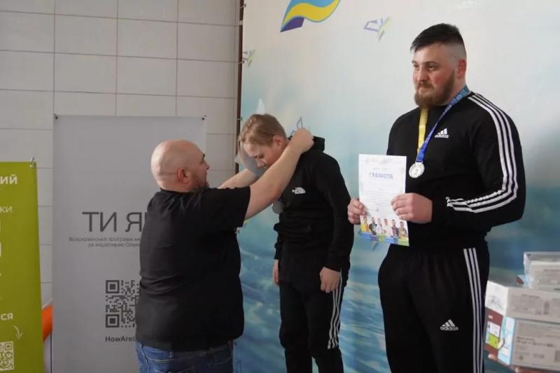 “Вода розслабляє і допомагає забути про війну”: У Полтаві вперше провели «Старти Надії» для ветеранів та їхніх сімей