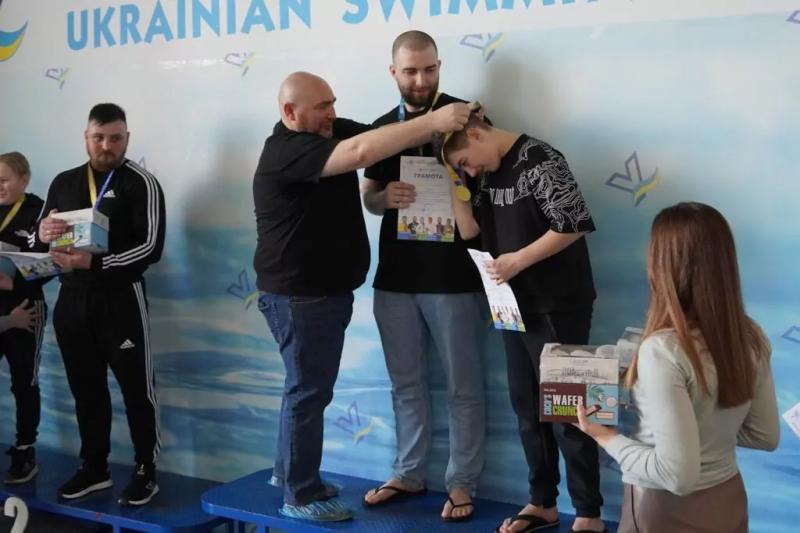 “Вода розслабляє і допомагає забути про війну”: У Полтаві вперше провели «Старти Надії» для ветеранів та їхніх сімей