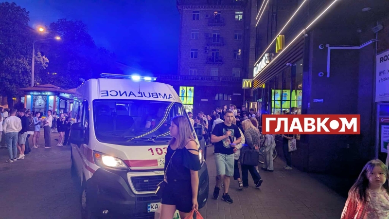 На станції метро «Хрещатик» людина потрапила під поїзд