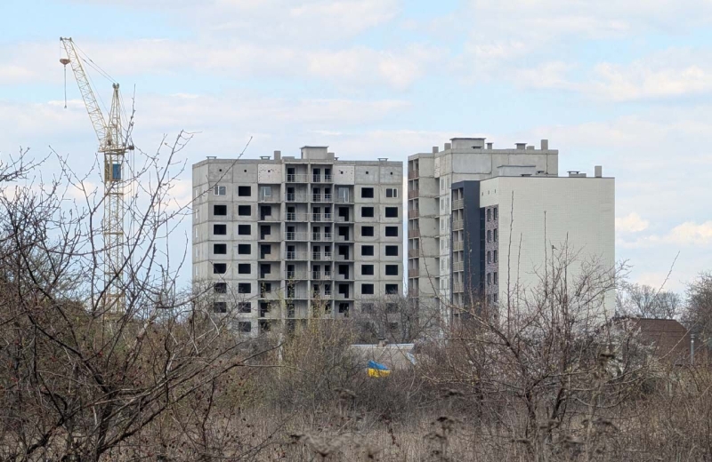 Кабмін розглядає можливість фінансування будівництва житла для переселенців у мікрорайоні Лазурному коштом Європейського інвестиційного банку