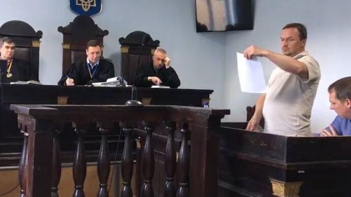 Засуджений суддя Кононенко досі не звільнений: після викриття на хабарі він встиг отримати майже 3 млн грн зарплати