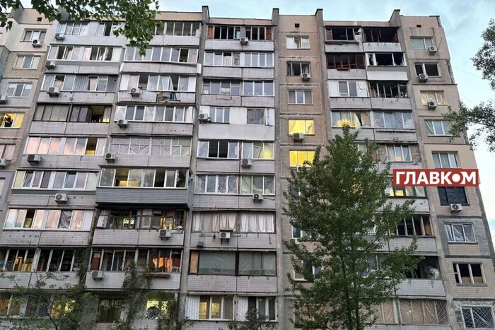 Нічна атака на Київ 4 травня. Куди звертатися жителям пошкоджених на Оболоні будинків