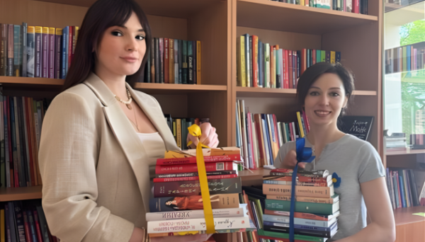 Українська книжкова поличка у Вільнюсі поповнилася новими виданнями