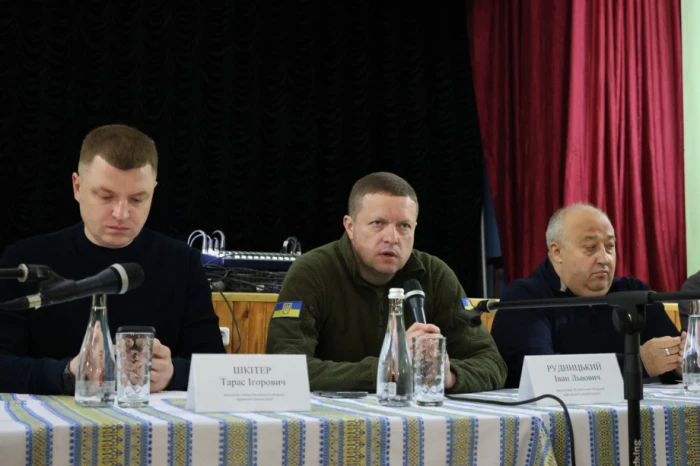 Безпека руху та укриття: керівник Волинської ОВА вивчив проблематику Підгайцівської громади