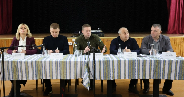 Безпека руху та укриття: керівник Волинської ОВА вивчив проблематику Підгайцівської громади