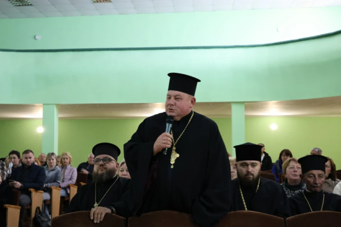 Безпека руху та укриття: керівник Волинської ОВА вивчив проблематику Підгайцівської громади