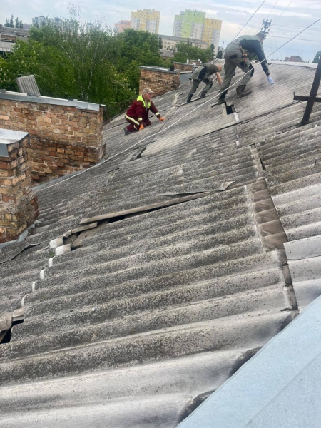 Влада показала наслідки нічної атаки на Київ