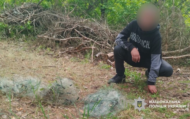 На Сумщині викрили чоловіка, який займався незаконним виловом риби
