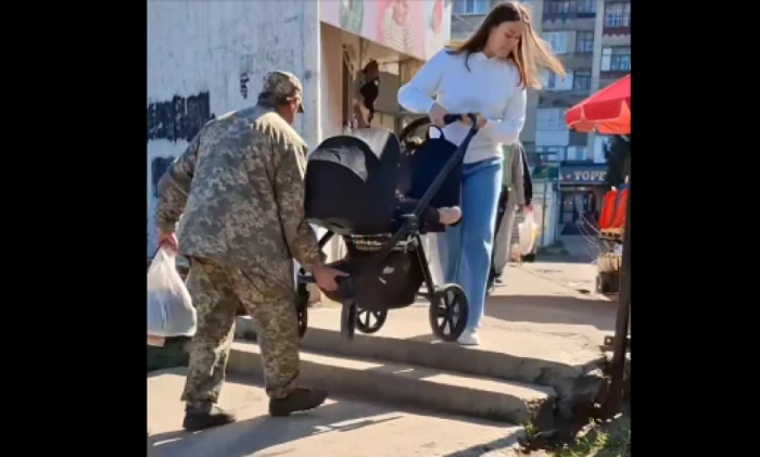 Пандус для проходу між автостанцією та «Варшавкою»: активісти показали, скільком людям він би допоміг