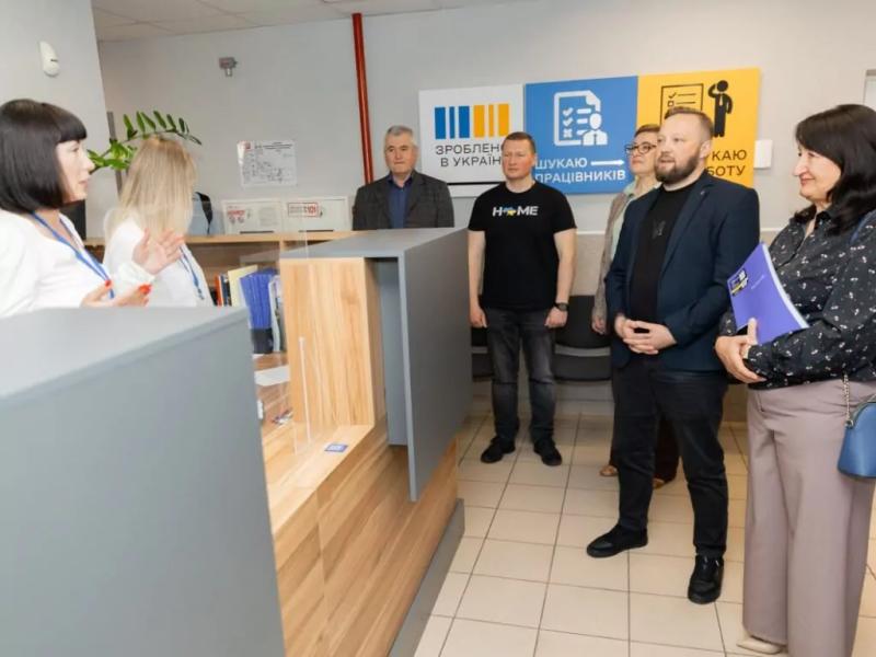Полтавський обласний центр зайнятості забезпечує роботу без бар’єрів для тисяч українців