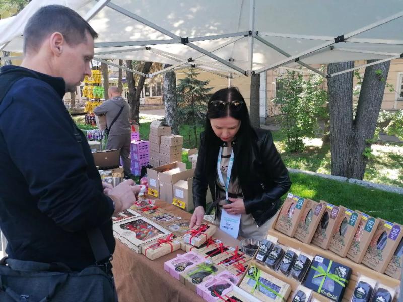 У Полтаві на День праці влаштували ярмарок продукції крафтових виробників