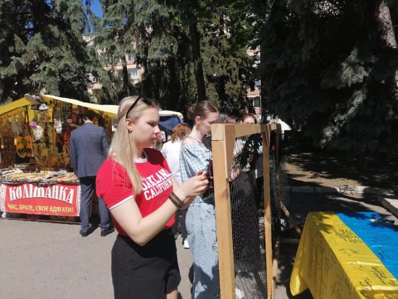У Полтаві на День праці влаштували ярмарок продукції крафтових виробників