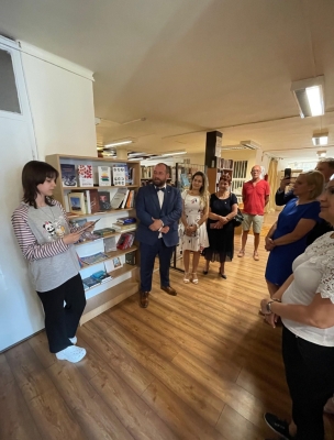 Нову «Українську книжкову поличку» відкрили в угорському місті Нірбатор