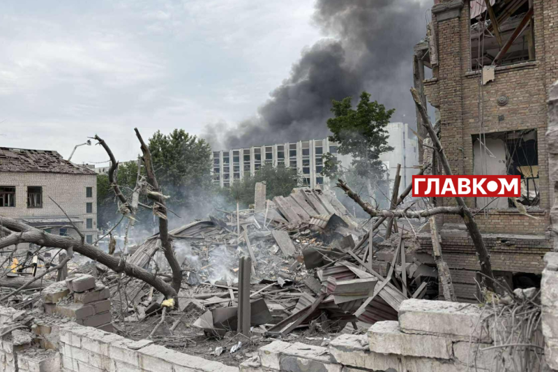 Атака на Київ: пошукові роботи у Солом'янському районі тривають другу добу (оновлено)