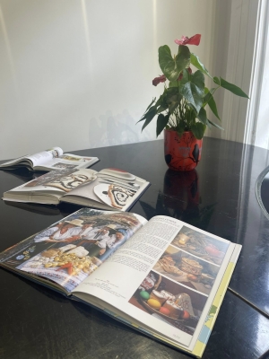«Українську книжкову поличку» відкрили в Батумі