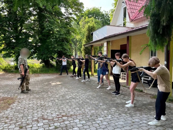 Лучани вдосконалюють навички самозахисту: тривають безкоштовні вишколи цивільного населення