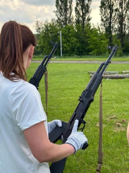 Лучани вдосконалюють навички самозахисту: тривають безкоштовні вишколи цивільного населення