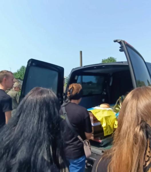 Підгайцівська громада попрощалася з героєм Сергієм Холодовим