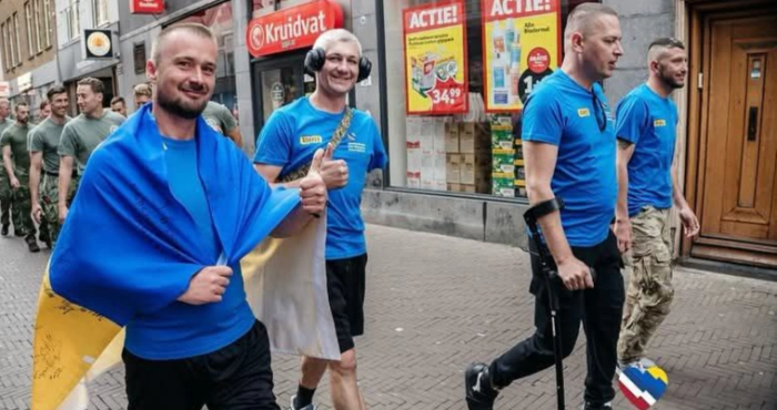 Поранений лучанин, який лікується в Нідерландах, разом з побратимами йшов пішки з Гааги до Польщі
