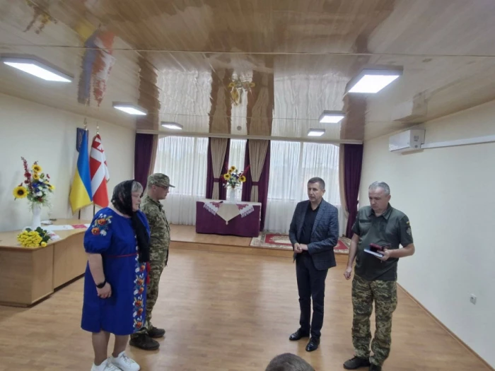 У Боратині родині загиблого воїна Володимира Копаєва вручили його орден «За мужність»