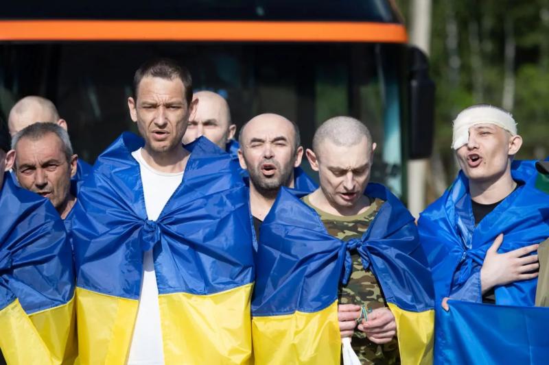 Україна повернула важкопоранених та тяжкохворих Захисників в межах обміну з рф