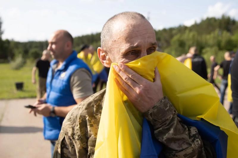Україна повернула важкопоранених та тяжкохворих Захисників в межах обміну з рф
