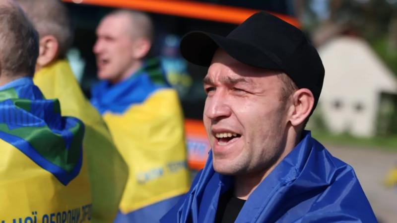Україна повернула важкопоранених та тяжкохворих Захисників в межах обміну з рф