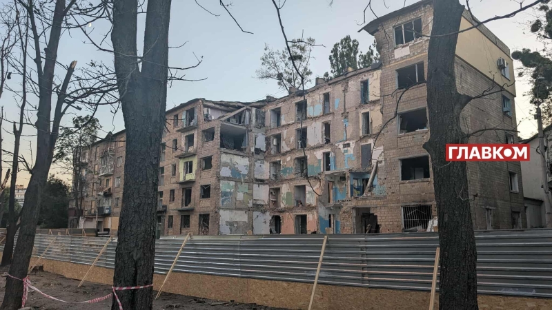 10 днів після трагедії. Фоторепортаж із місця влучання ракети у Шевченківському районі