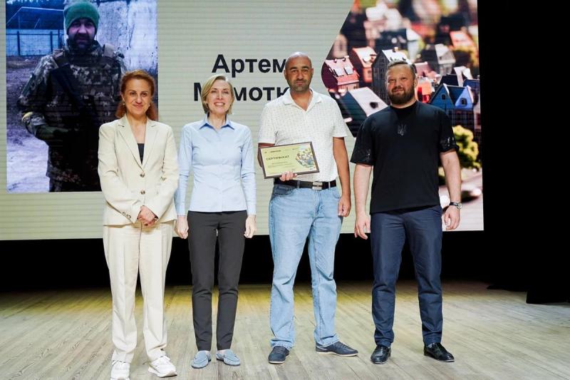 На Полтавщині 44 ветеранам вручили сертифікати на житло