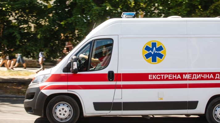 Ворожий дрон атакував медиків під час евакуації пораненого на Сумщині 