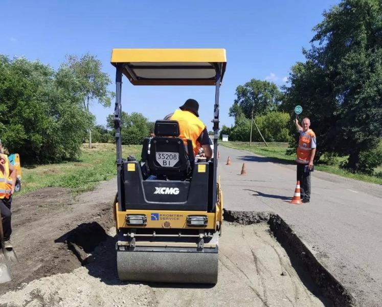 За тиждень на Полтавщині відремонтували понад 44 тисячі квадратних метрів дорожного покриття